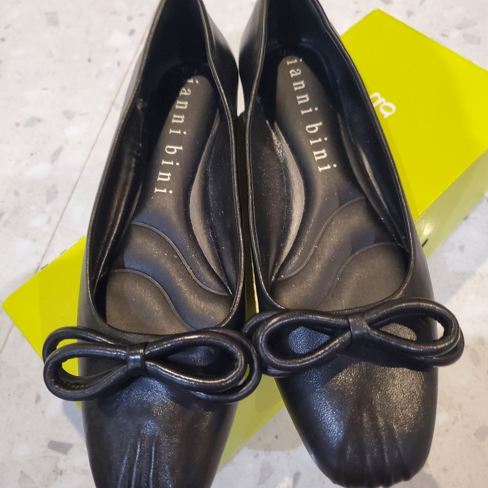 New Gianni Bini Black Ballet Flat with Bow Detail
